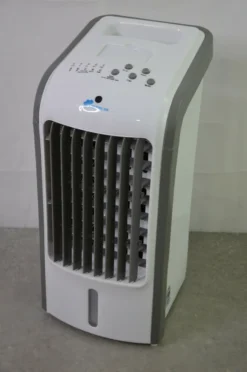 Lifetime Air Luftkühler, Airco, 3 Lüftergeschwindigkeiten, Swing Funktion, 2 Kühlelemente - Mit Befeuchtung Und Reinigung - Weiß - 62 Watt 31 Lifetime Air Luftkühler, Airco, 3 Lüftergeschwindigkeiten, Swing Funktion, 2 Kühlelemente - Mit Befeuchtung Und Reinigung - Weiß - 62 Watt -De'Longhi || Rowenta Verkaufsgeschäft a59680d593ba1f47e4e4177dfc19ebfc