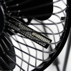 15cm Mini USB-Tischventilator Ventilator Aus Metall Mit LED-Animation Für Temperatur Und Uhrzeit - Stufenlos Neigbar Um 360°, Energiesparend, Extrem Leise -De'Longhi || Rowenta Verkaufsgeschäft acf9eba903a01af0196dd3333d35c1e7